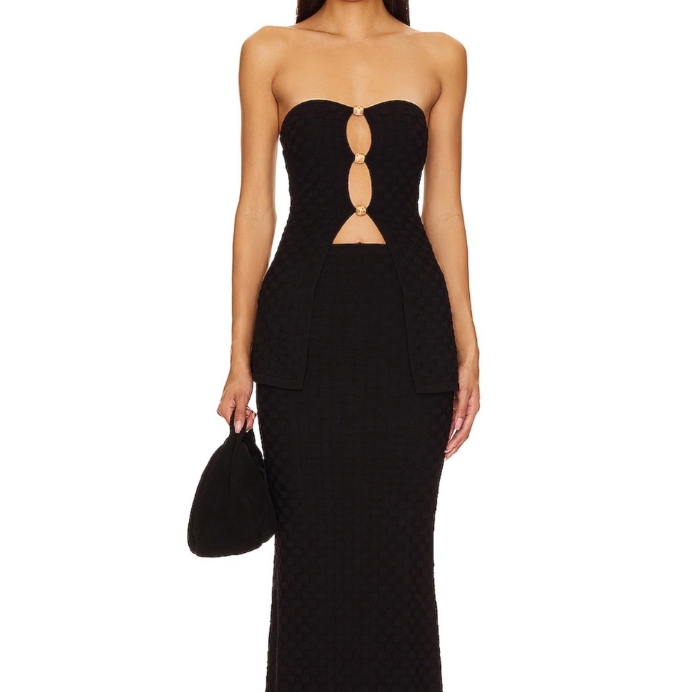 Chic Black Strapless Evening Dress